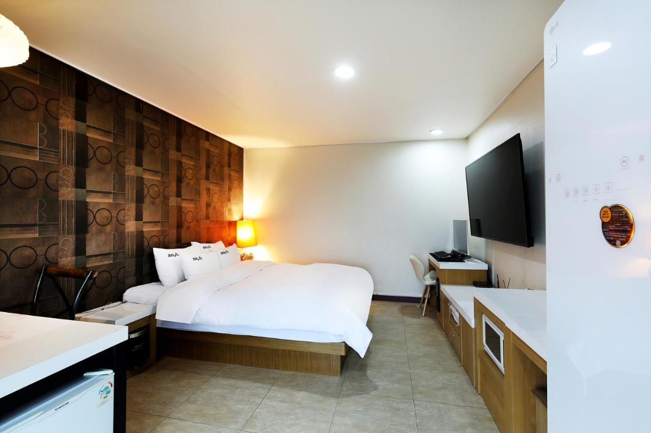White Tourist Hotel Jeonju Εξωτερικό φωτογραφία