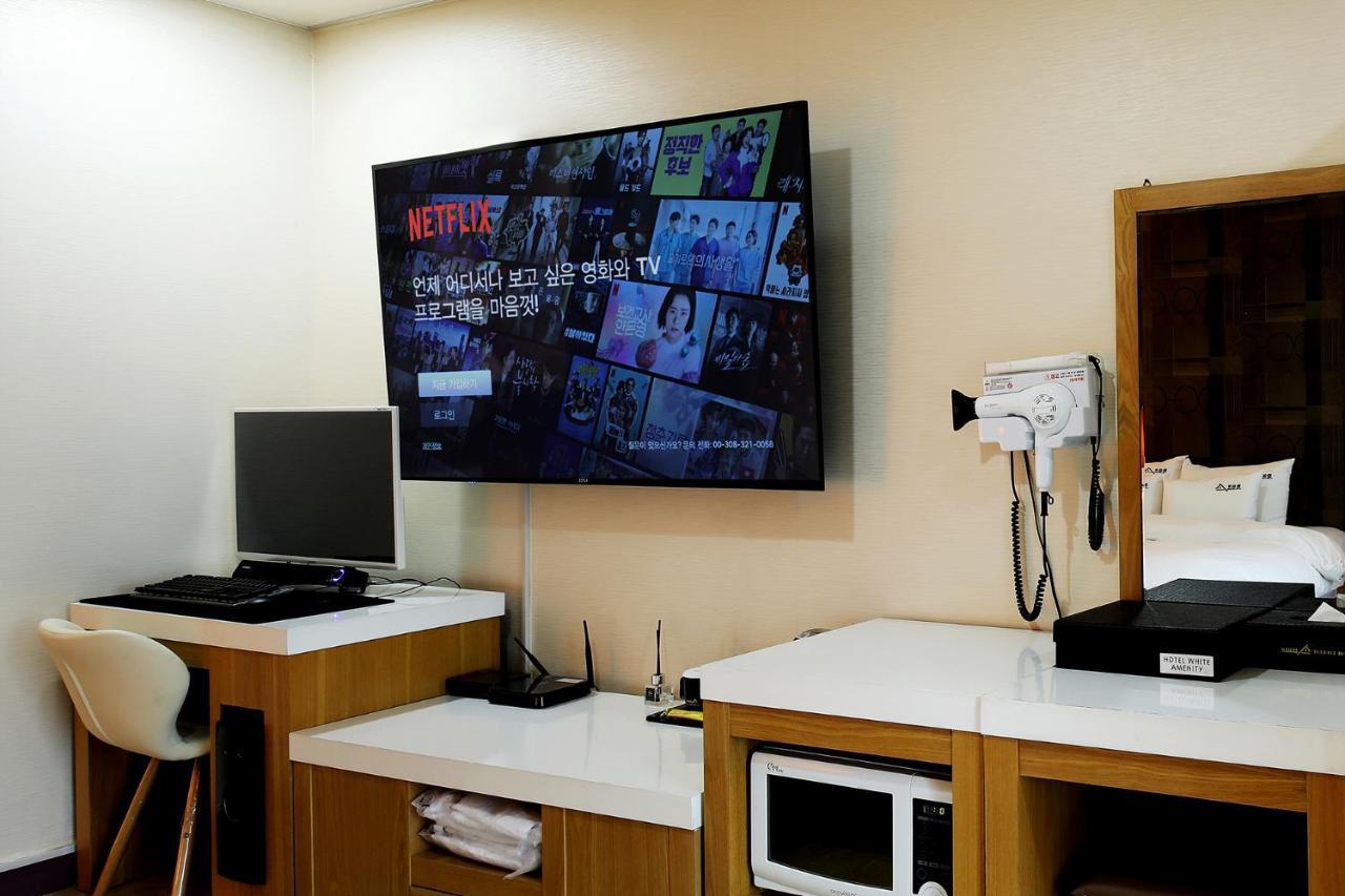 White Tourist Hotel Jeonju Εξωτερικό φωτογραφία