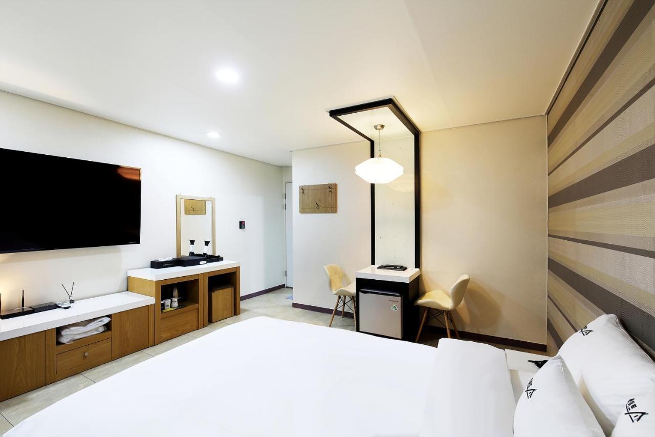 White Tourist Hotel Jeonju Εξωτερικό φωτογραφία
