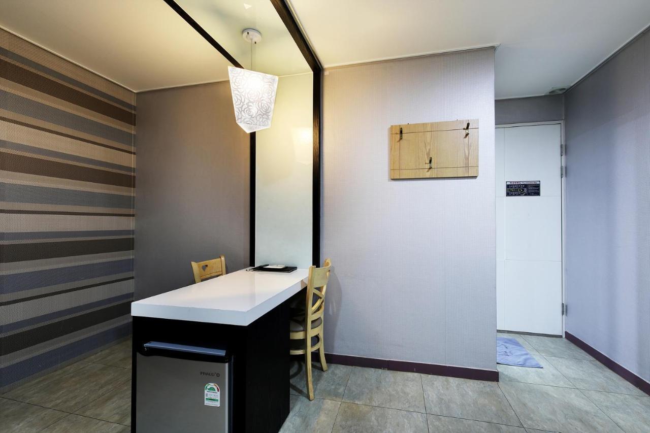 White Tourist Hotel Jeonju Εξωτερικό φωτογραφία