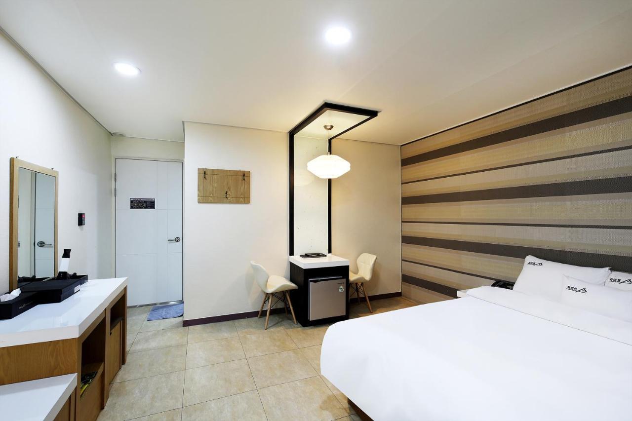White Tourist Hotel Jeonju Εξωτερικό φωτογραφία