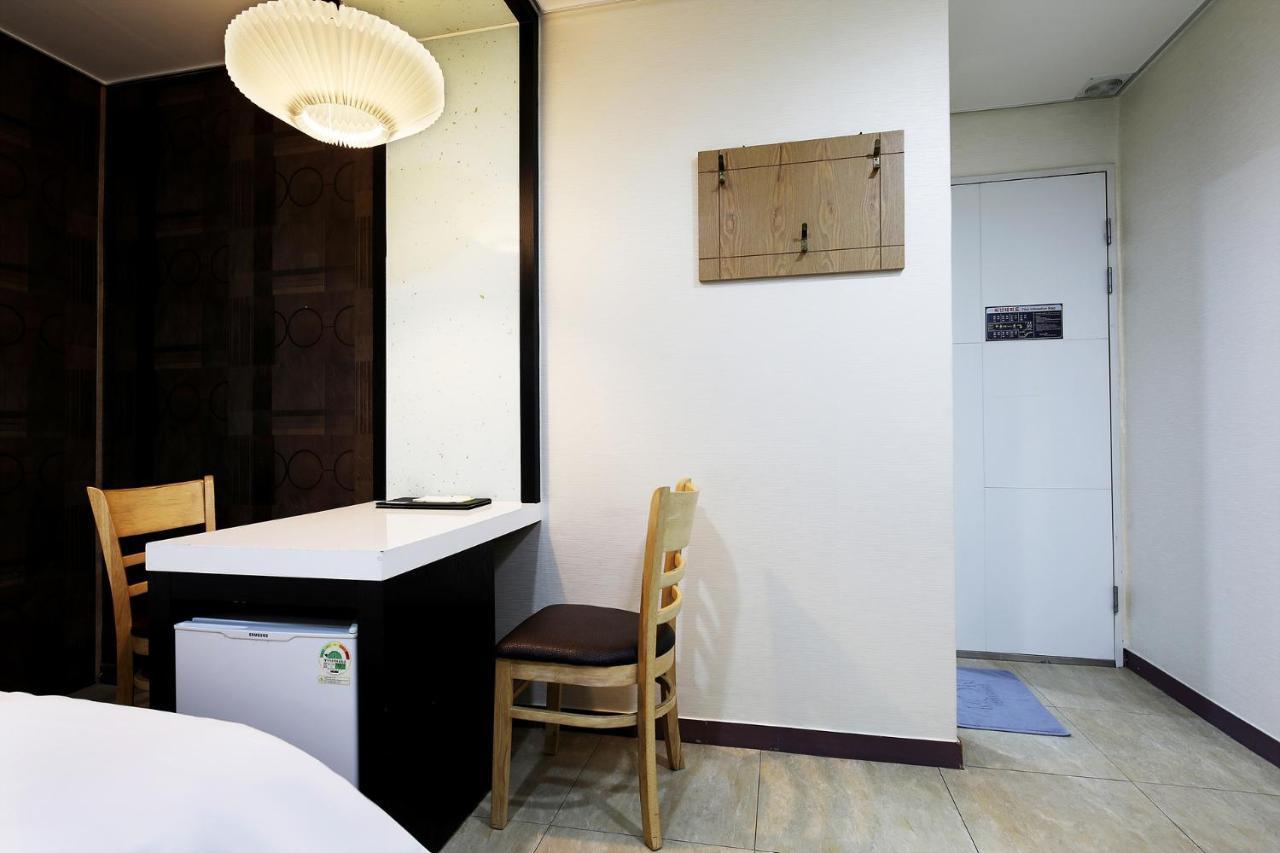 White Tourist Hotel Jeonju Εξωτερικό φωτογραφία