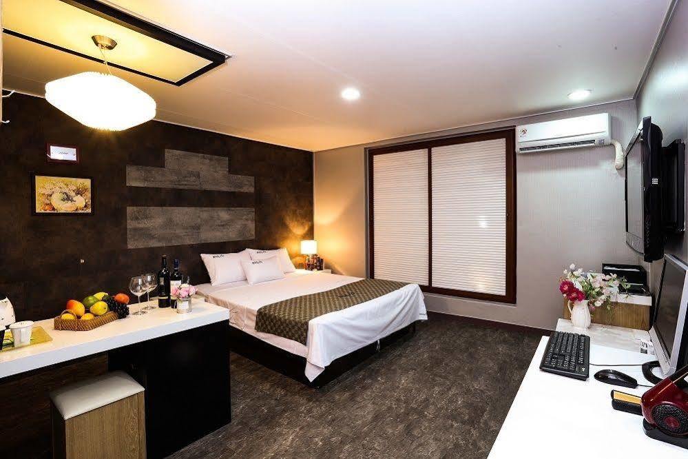 White Tourist Hotel Jeonju Εξωτερικό φωτογραφία