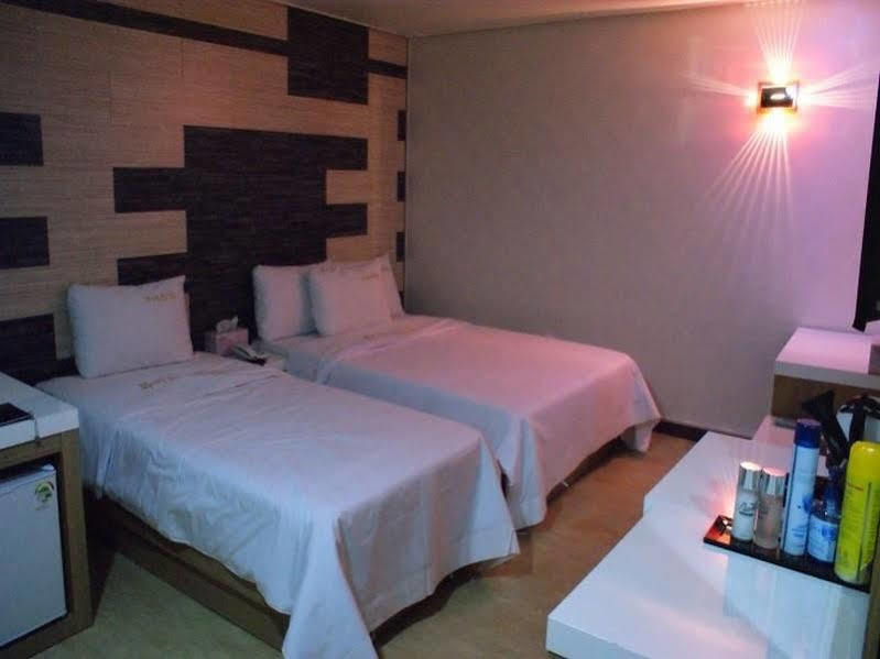 White Tourist Hotel Jeonju Εξωτερικό φωτογραφία